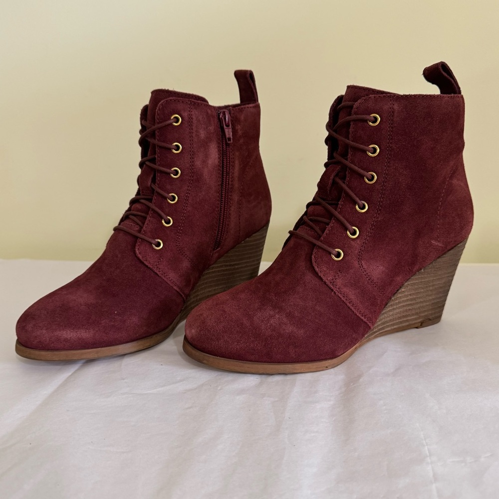 NEW Diba Blake Suede Lace Up Wedge Heel Boots Booties Burgundy